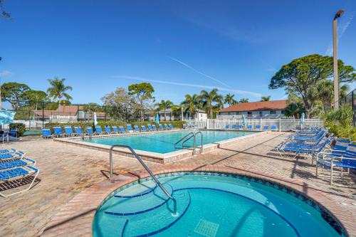 Trailer Estates House | Resort-Style Condo 6 Mi to Bradenton Beach!