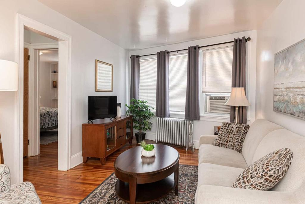 Bryn Mawr Apartment | Restaurants Coffee Colleges Bryn Mawr Has It All