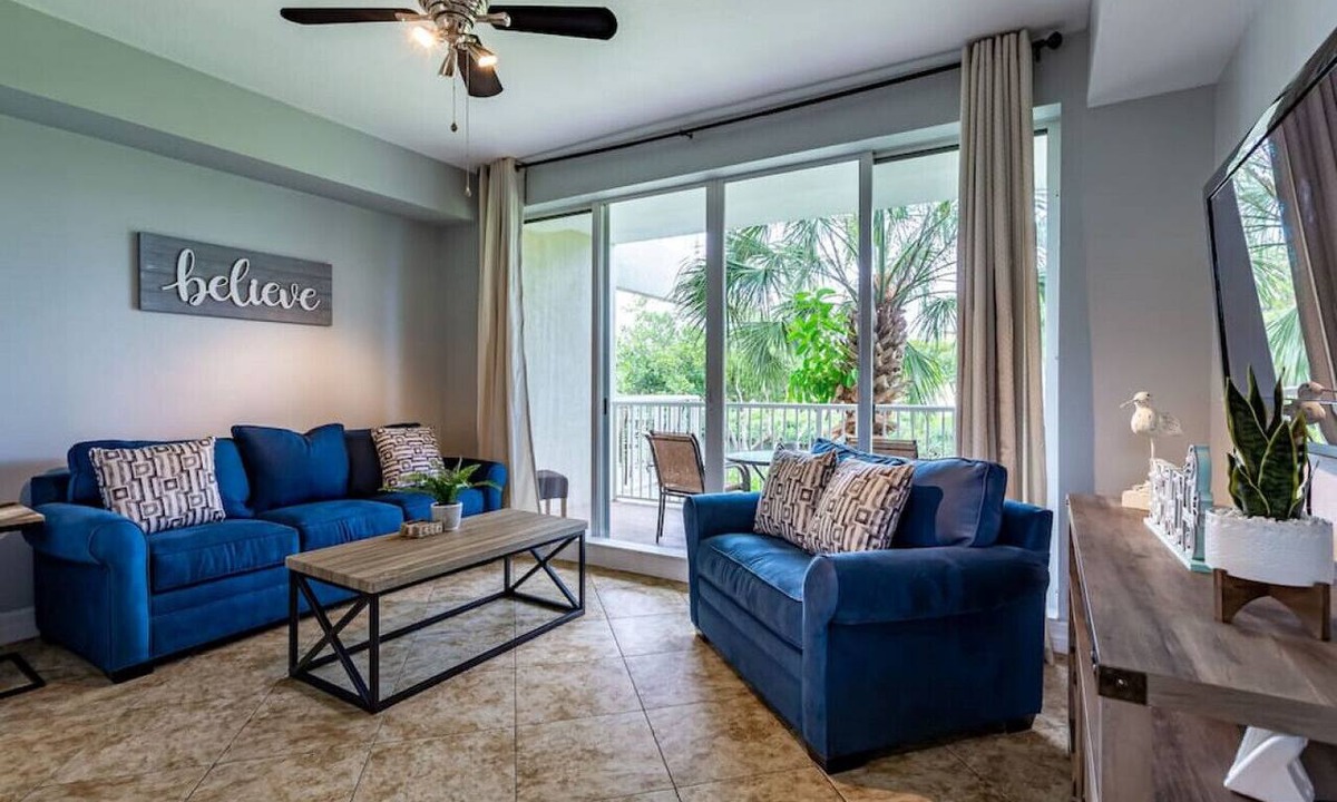 Ruskin Apartment | Restaurants, Pools, Private beach, Hot Tub, Piers, Game Room, Playground & More!