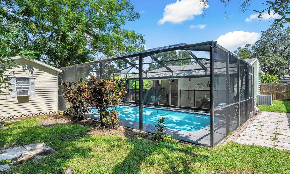 Safety Harbor House | Retreat off Main Street