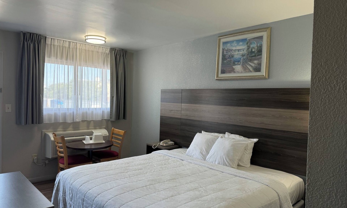 Elizabeth Hotel | Ritz Motel