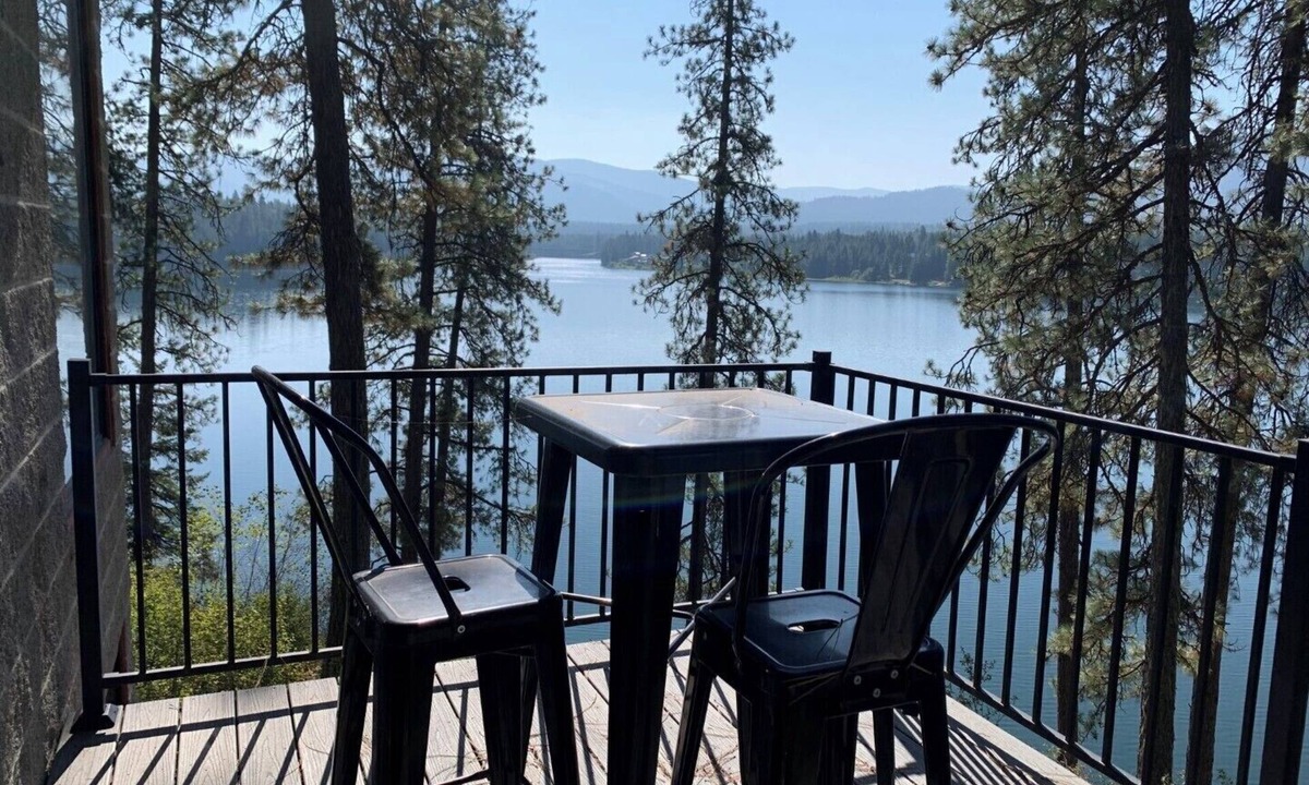 Heron House | Riverfront Getaway w/Dock + Views Sleeps 6-8