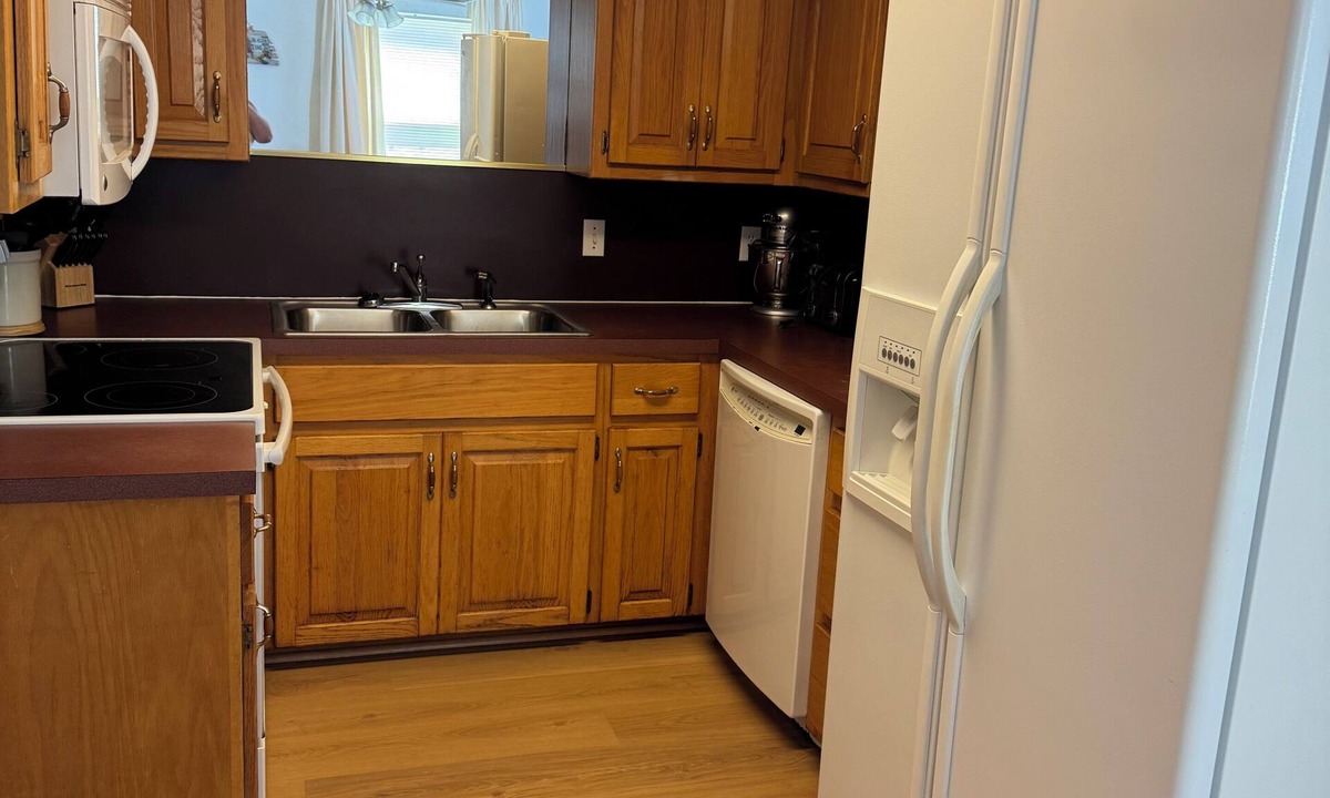 South Peninsula Historic District Apartment | Room 16-Three Bedroom Oceanfront w/balcony