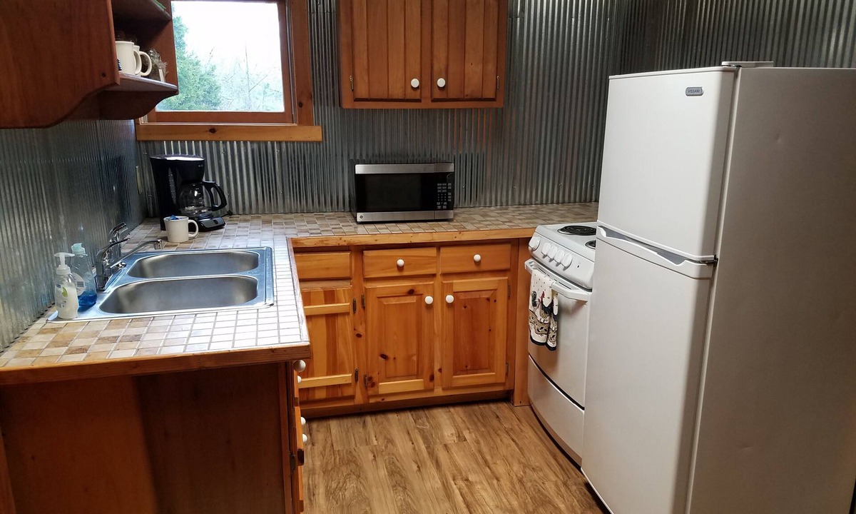 Cleveland Cabin | Rustic Tiny Cabin
