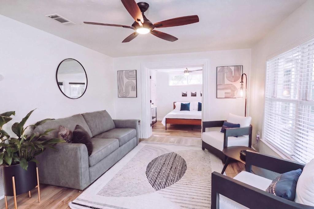 High Springs House | Sanctuary at the Springs - King Beds , Families