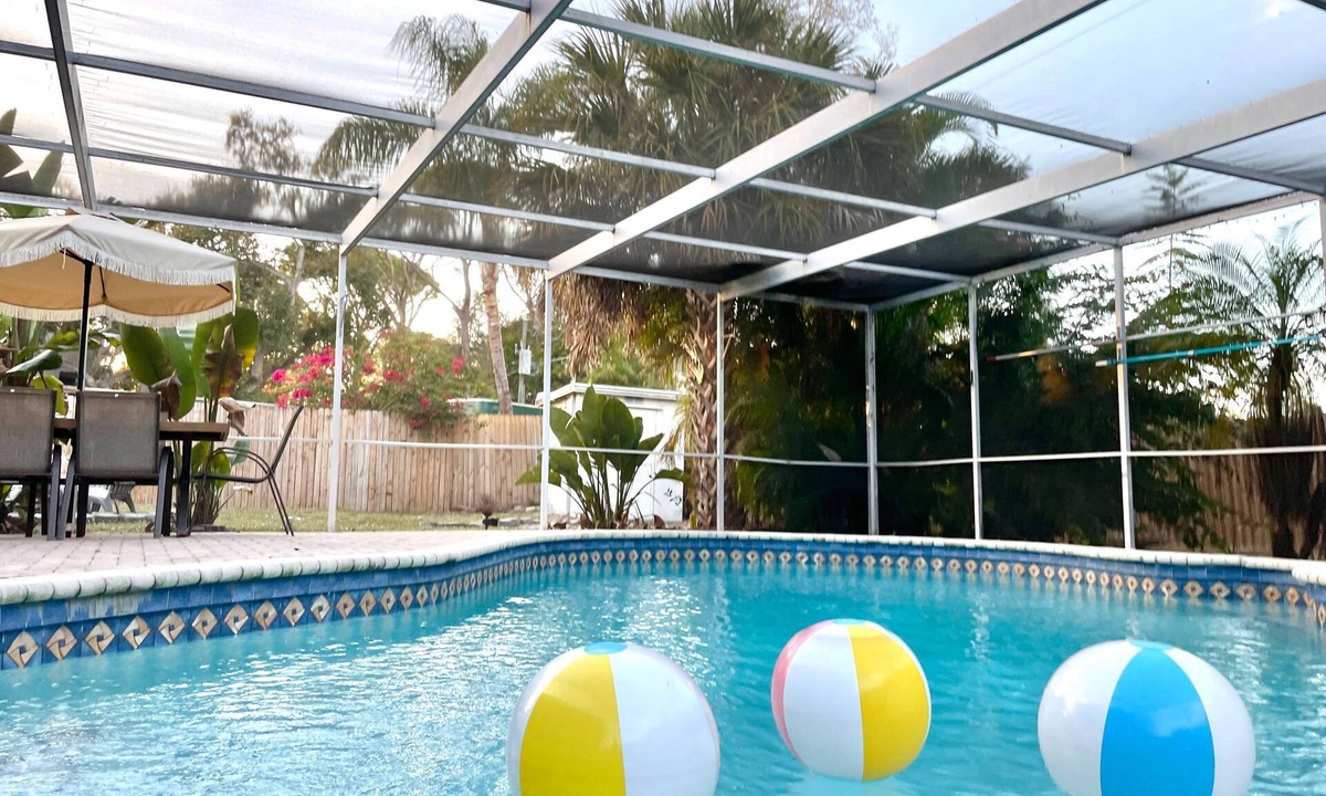 Whitfield House | Sarasota Family Home Private Heated Pool Relax