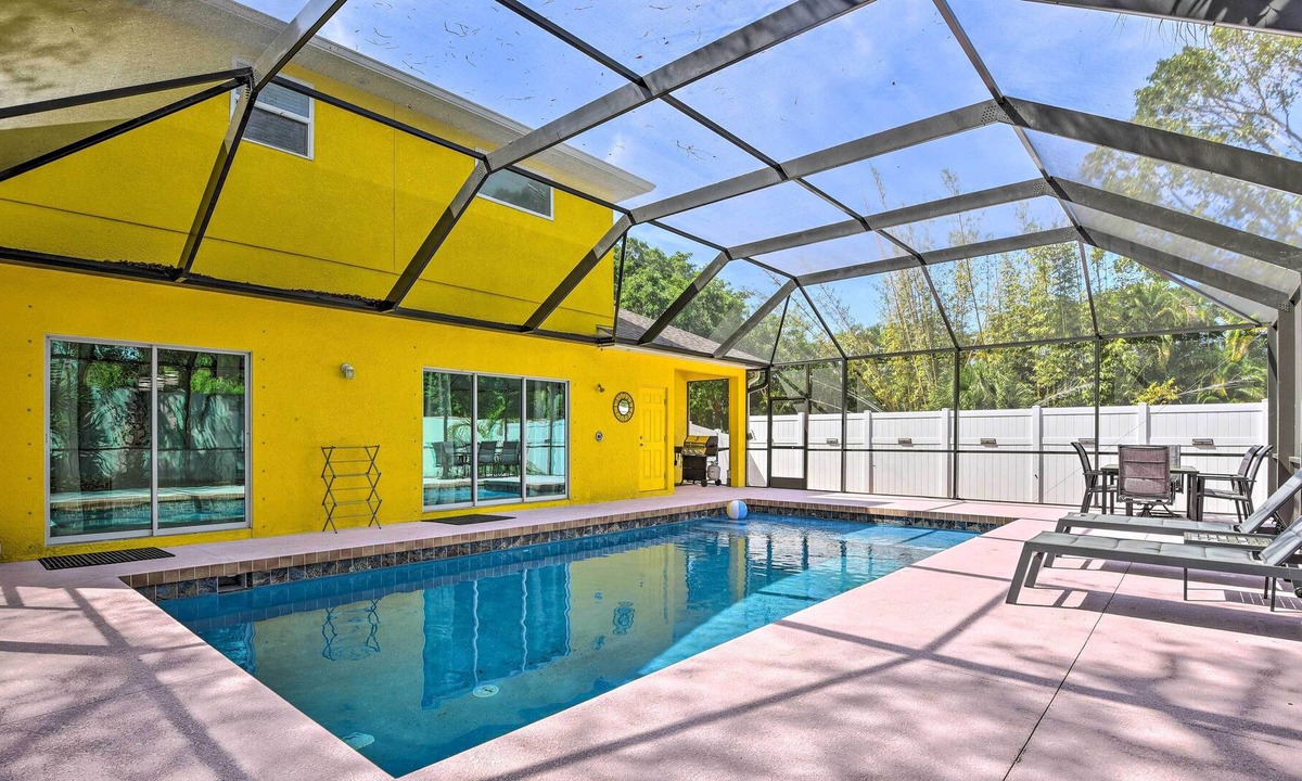 South Sarasota House | Sarasota Family Home w/ Private Pool & Lanai!