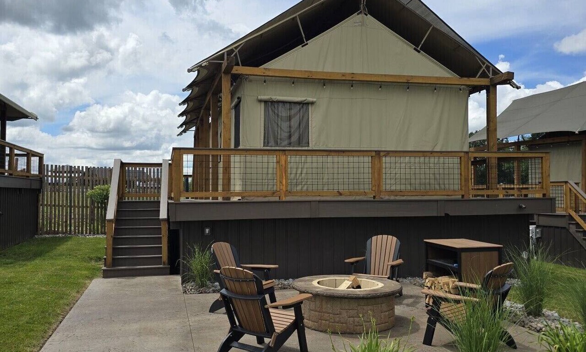 Town of Sullivan RV Rental | Scimitar Oryx Luxury Tent 7