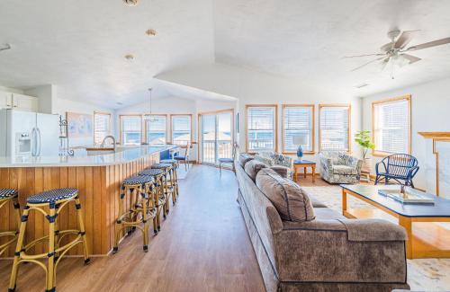 Kitty Hawk House | Sea Sun Greetings - Kitty Hawk MP 2.5, Ocean Views, Direct Beach Access, Pool, Hot Tub, Pets OK
