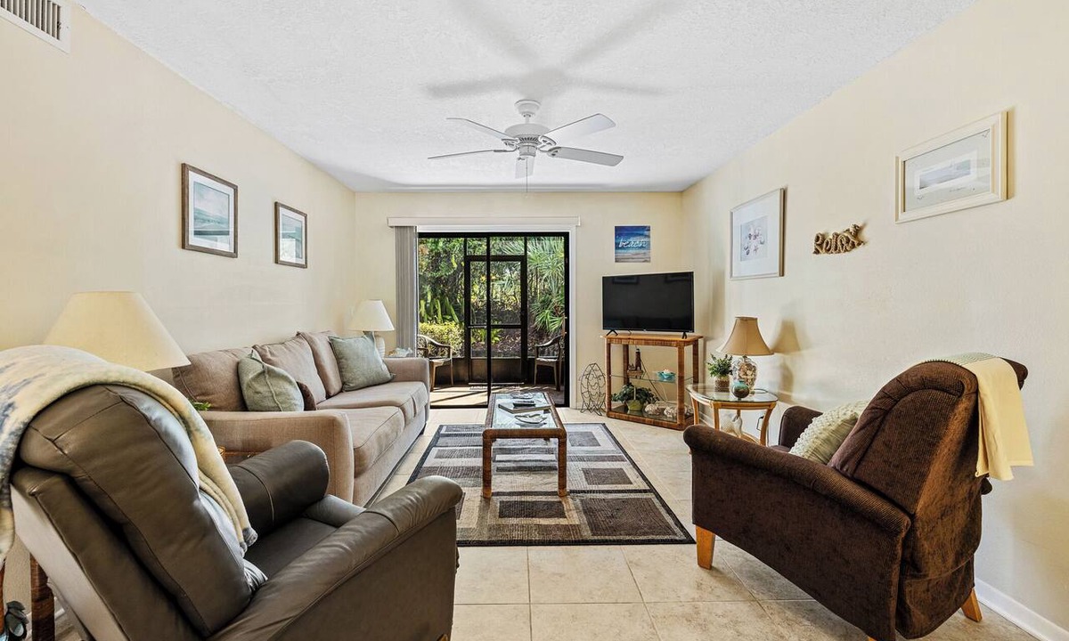 New Smyrna Beach Condo | Sea Woods Condo | Close to Pool | Walk to Beach🏖️SC109