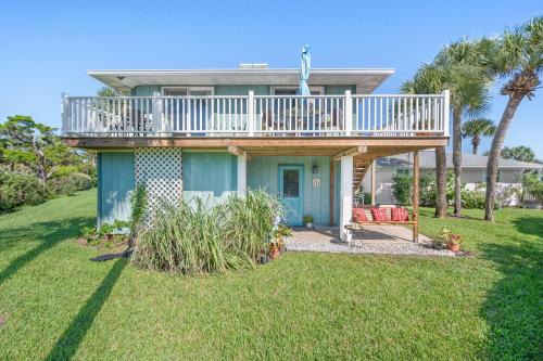 Surfcrest Village House | Seashell House 4BR Family & Pet Friendly Beach Home