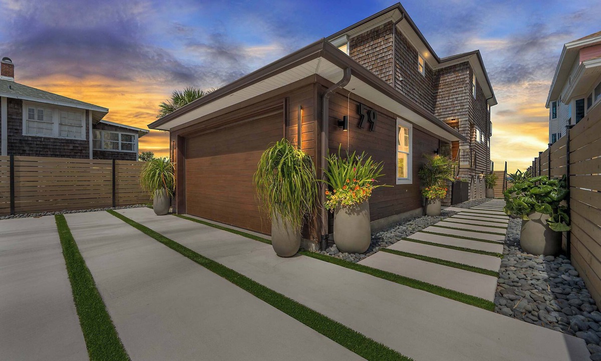 Jacksonville Beach House | Seaview Serenity - Team Joseph Ellen