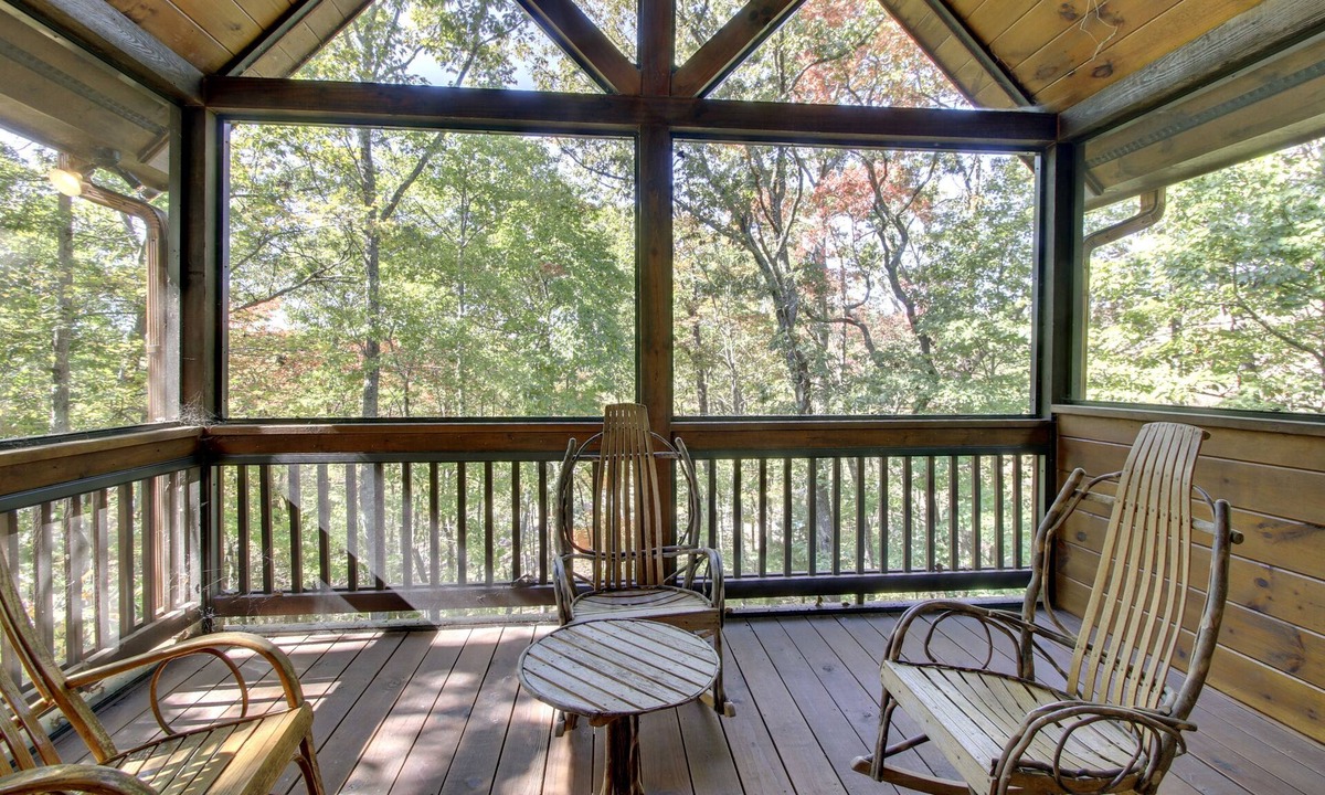 Mineral Bluff Cabin | SERENITY WOODS NESTLED QUIETLY IN THE NORTH GEORGIA MOUNTAINS.