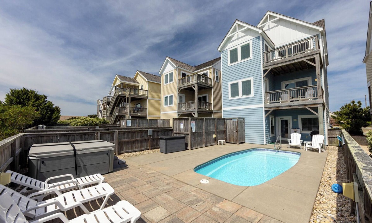Nags Head House | Shell Yeah A Beautiful 5 Bedroom Luxury Home w/Private Pool