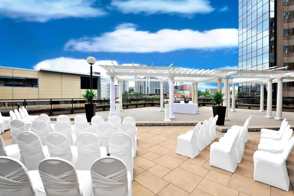 Central Hamilton Hotel | Sheraton Hamilton Hotel
