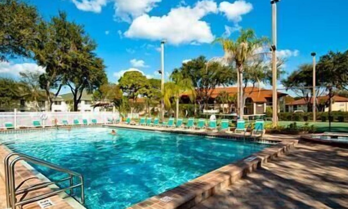 South Bradenton Condo | Shorewalk 4305/101 - Bradenton - Nice 2 Bedroom/2 Bath down stairs condo, 5 miles from Anna Maria Island and near Img , maximum occupancy of 4 people.