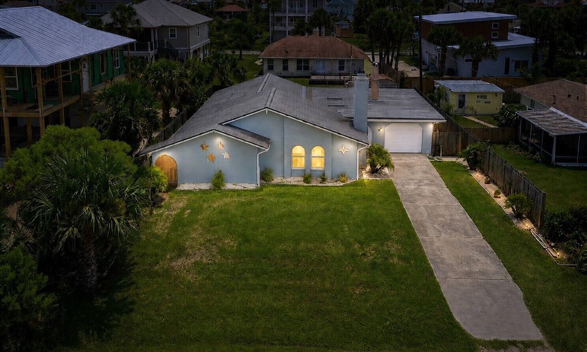 Palm Coast House | Short golf cart ride to the surf and sand near Hammock Beach!