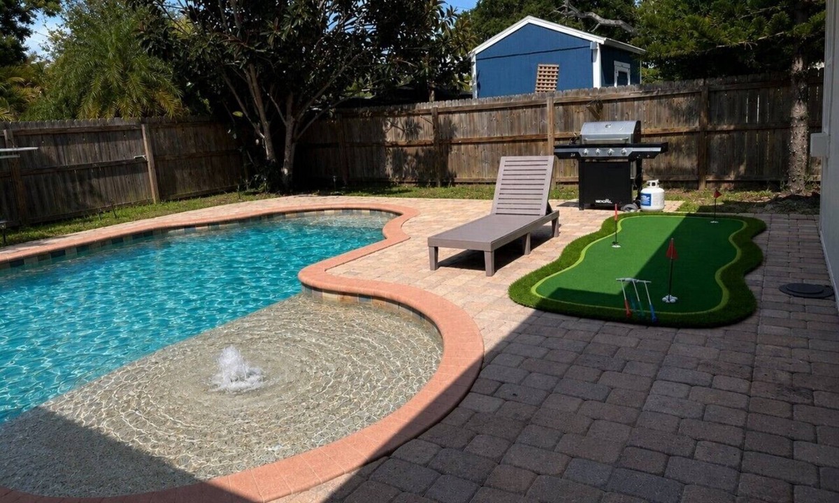 Sarasota Springs House | Siesta Key Pool Mini Putt BBQ Grill Sleep 12