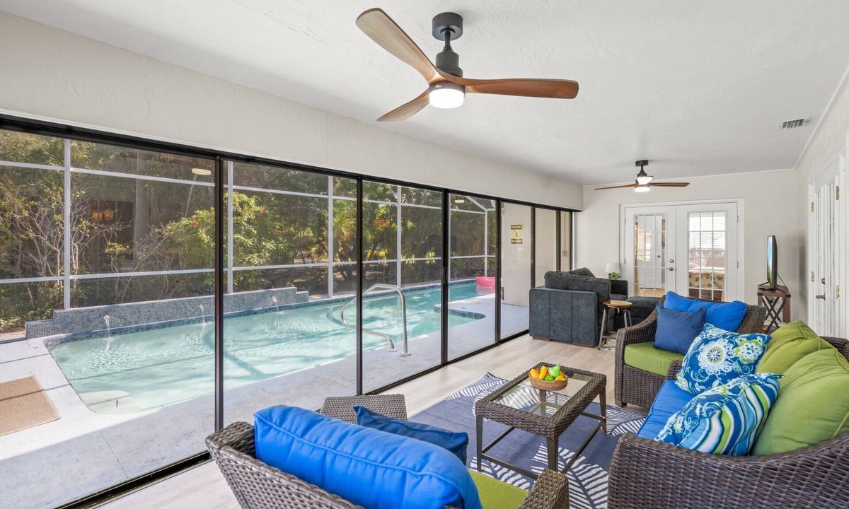 Siesta Key House | Siesta Key's "Toes in the Water" House – Pet-Friendly, Luxury Home w/Private Pool, Steps to Beach!