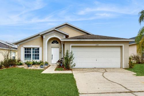 Clear Creek House | Single-level home with private pool, close to shopping & attractions