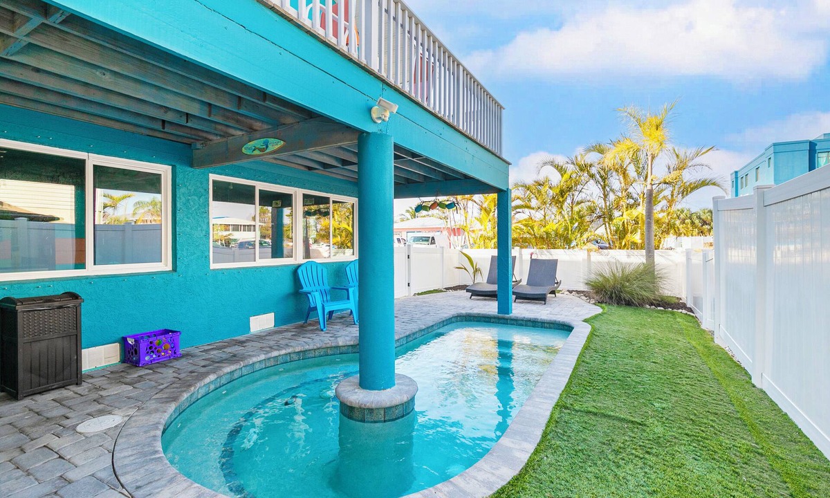 Ilexhurst House | Sirena Del Mar | Newly Remodeled, Steps to Beach & Private Pool