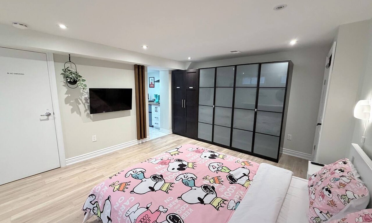 Wexford - Maryvale House | Snoopy-Themed Studio · Cozy Toronto Stay