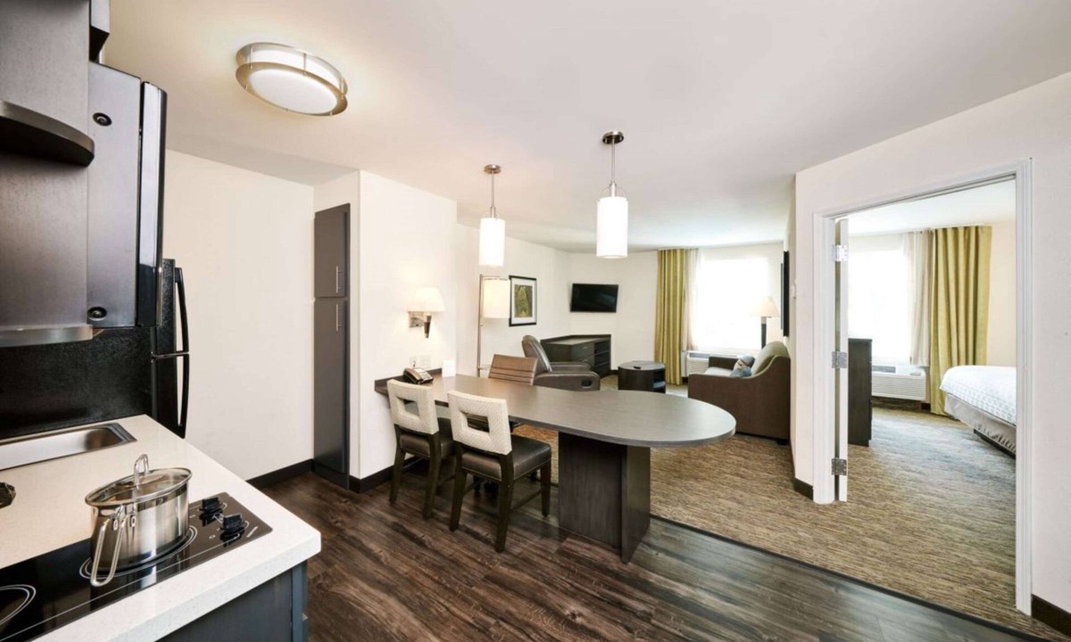Mount Laurel Hotel | Sonesta Simply Suites Philadelphia Mount Laurel