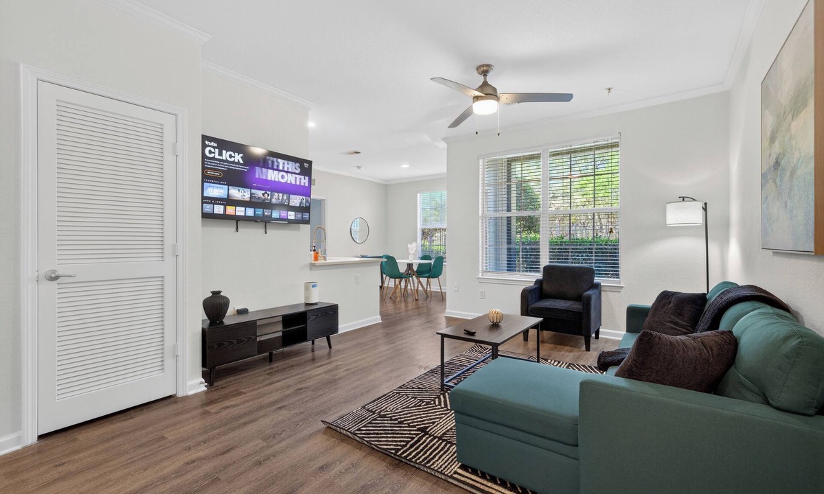 Southside Apartment | Spacious 1BR Apt/Gym/Pool/Close 2 Beaches and Mayo