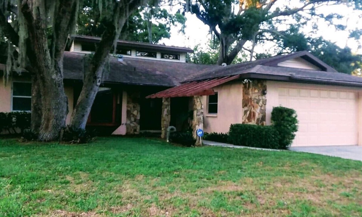 Sarasota Springs House | Spacious 2 1/2 bed home.