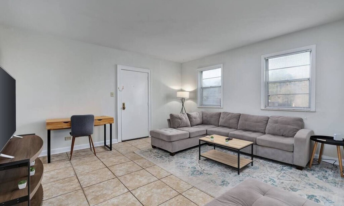 Anniston Apartment | Spacious 3 Bd, centrally located