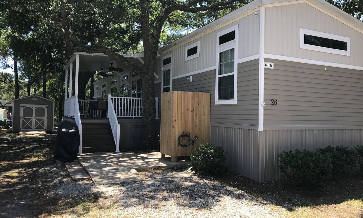 Surfside Beach House | Spacious 3BR Beach Vacation Home in Myrtle Beach with all the Perks