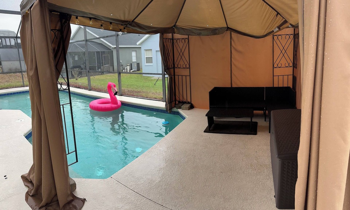 Tuscan Ridge House | Spacious 4-bedroom Pool house with WiFi, AC Minutes From Disney