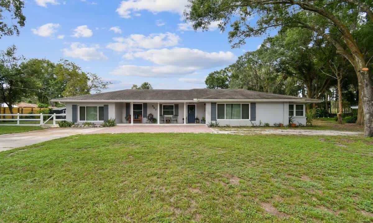 Lutz House | Spacious 4BR + 3.5BA Home, Backyard, Tampa & USF