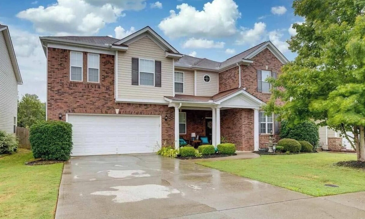 Simpsonville House | Spacious 5-BR Retreat in Simpsonville, SC – Perfect for Gatherings & Getaways