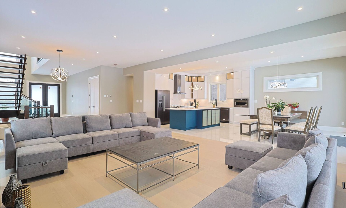 Niagara Falls Villa | Spacious 6-bedroom villa in enchanting Niagara Falls with AC