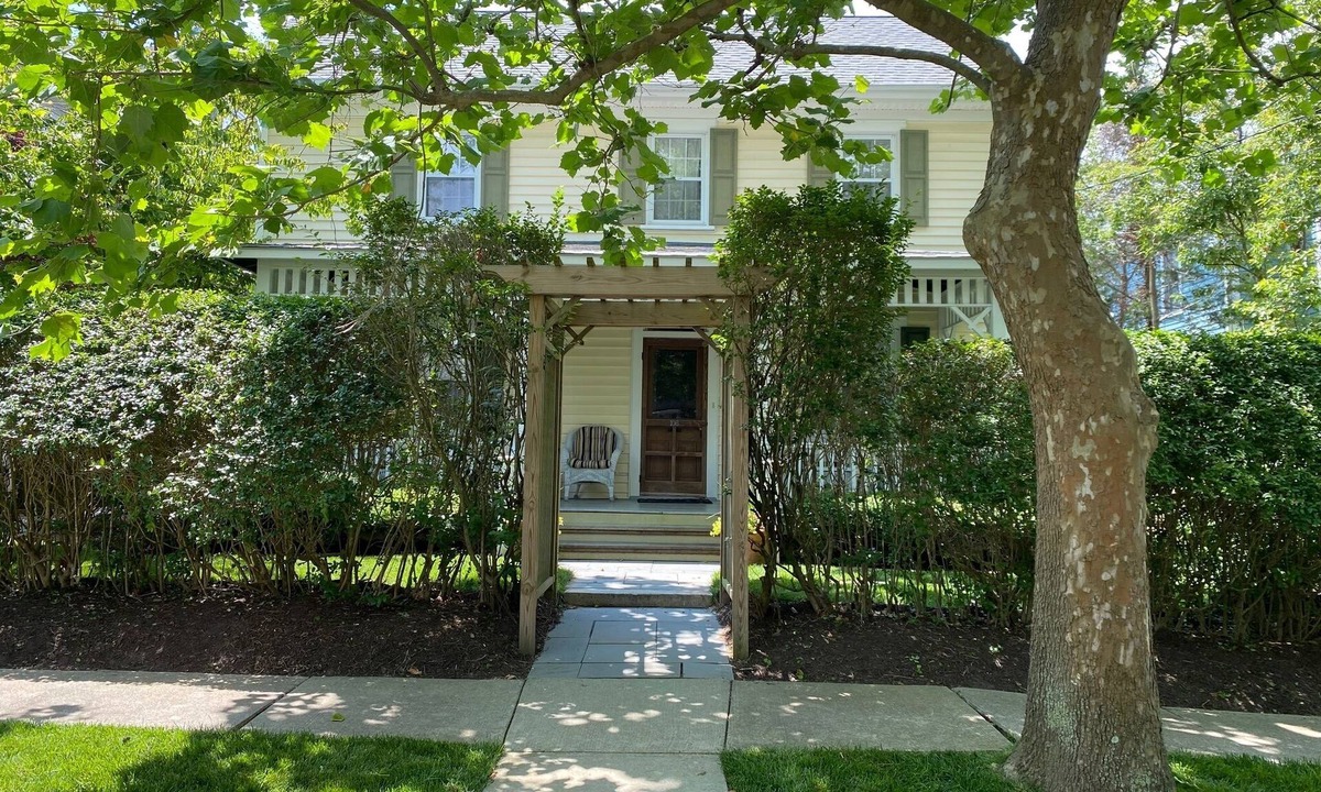 West Cape May House | Spacious & Airy, Short Walk to Beach & Town. Avail 8/29 thru Labor Day weekend!