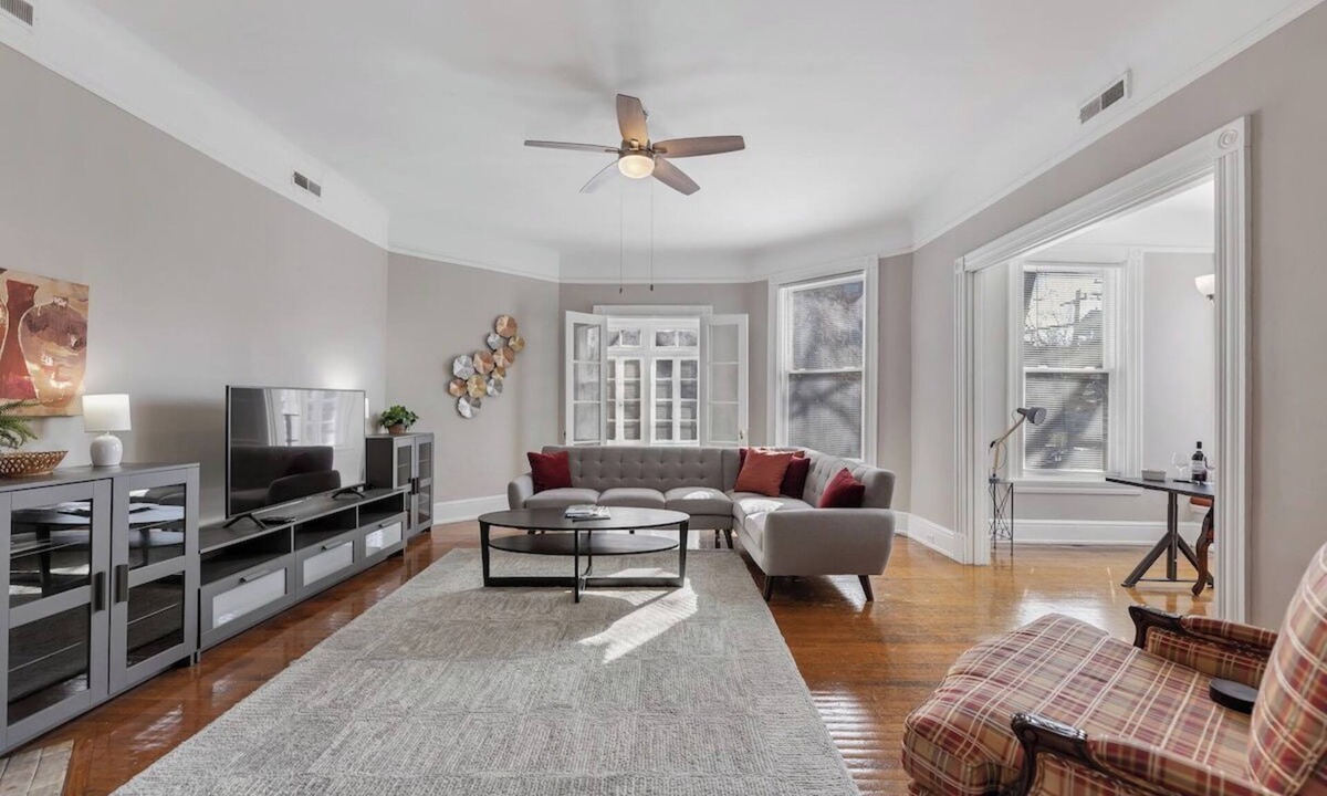 Walnut Hills Apartment | Spacious and Sunlit 2 Bedroom