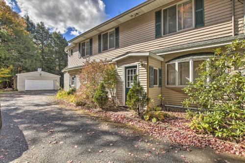 Windham Apartment | Spacious Apt w/Yard: 3 Mi to Windham Mountain