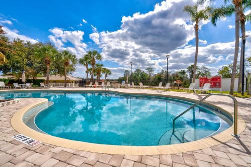 Haines City House | Spacious Condo at Lake Marion
