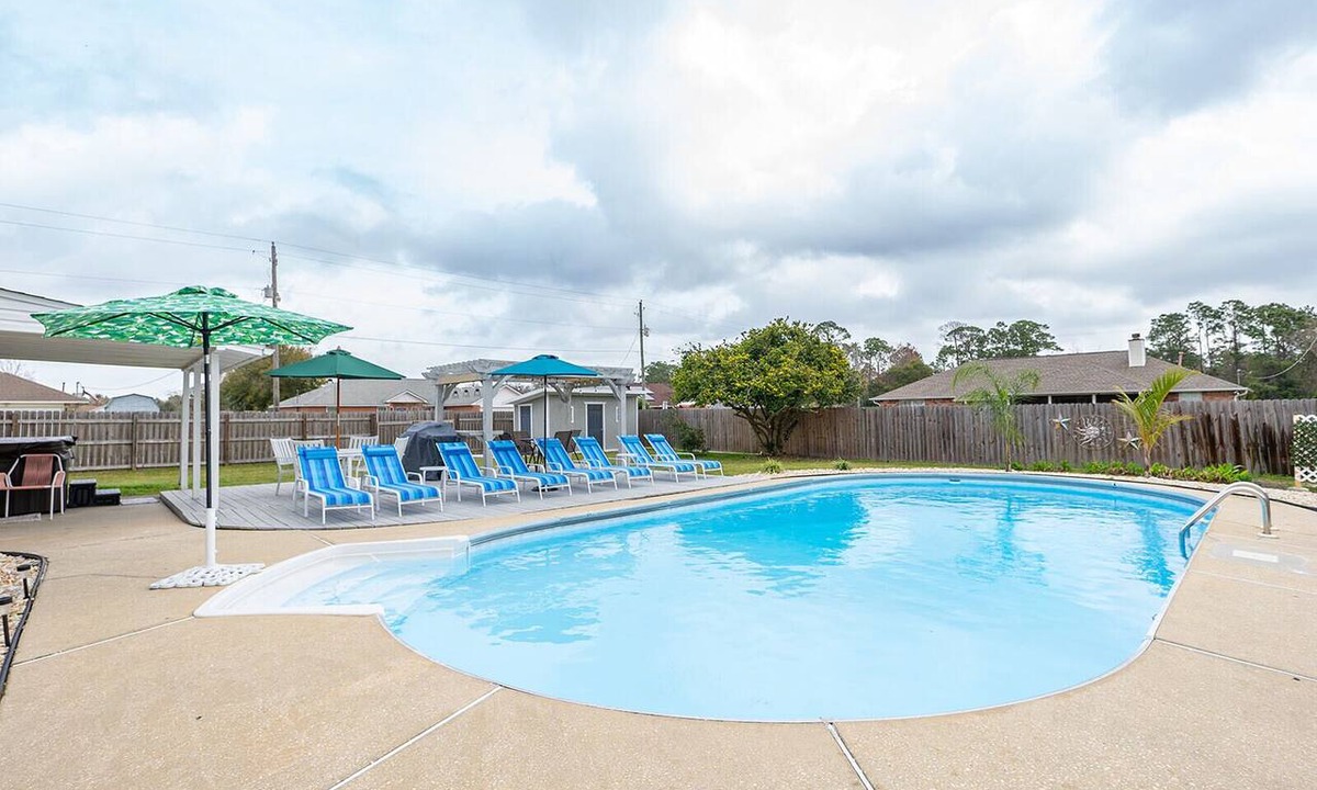 Pensacola House | Spacious Family Pool Home near white sand beaches