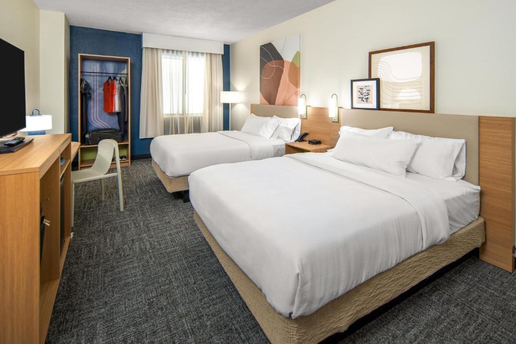 Kill Devil Hills Hotel | Spark by Hilton Outer Banks Kill Devil Hills