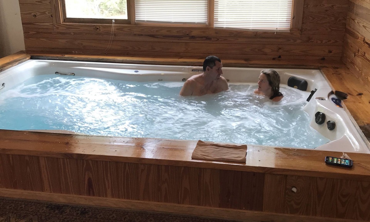 Mcalpin Cabin | Special 40% off. ENTIRE Cabin ! Plus JACUZZI SAUNA GYM! YOURS ONLY! 2 day min