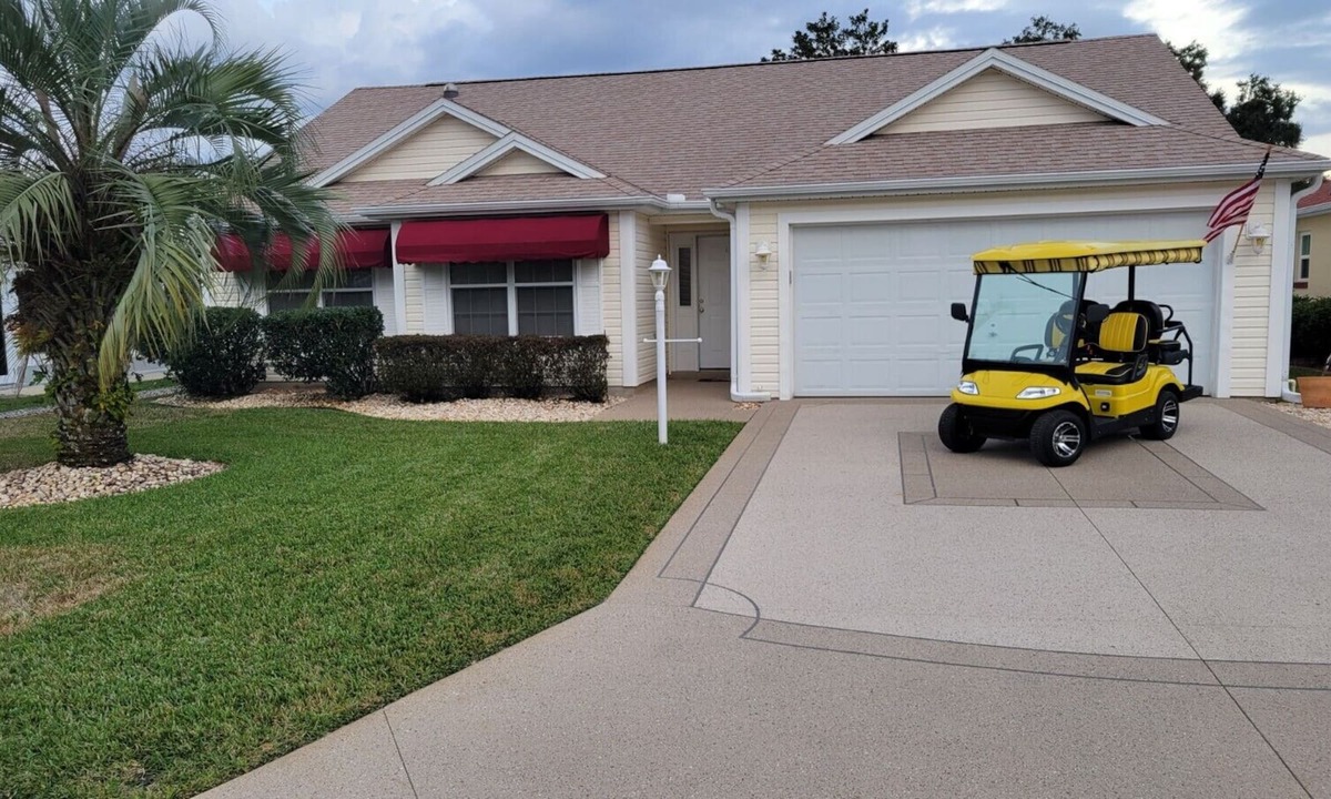 Santo Domingo House | Spectacular 3BR, 2BA home in The Villages! This home is perfect for a short or long term vacation