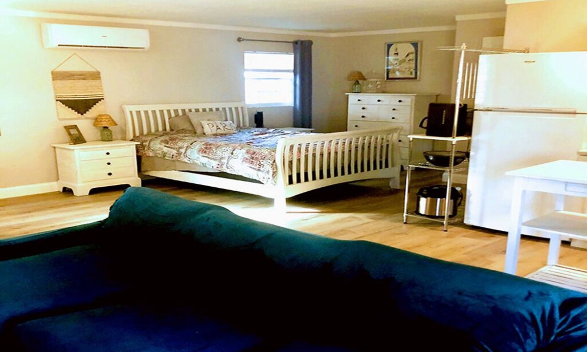 St. Petersburg Cottage | St. Petersburg Heavenly Cottage