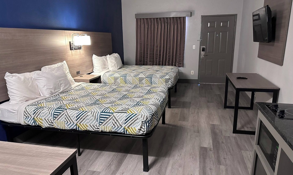 Twin Brook Hotel | Studio Suites Extended Stay