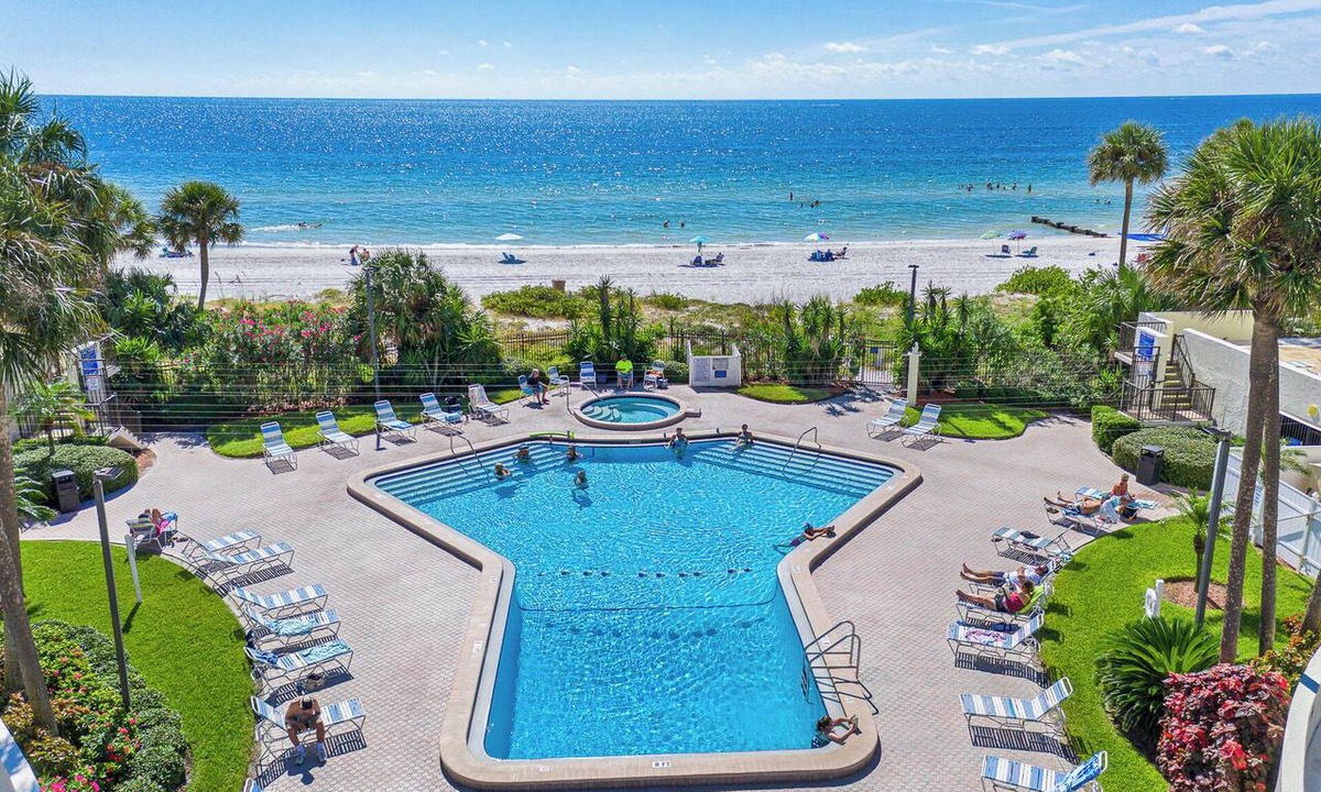 Madeira Beach Condo | 🐬Stunning 2BR Beachfront Condo with Gulf Views & a Gorgeous Pool!– Ocean Sands Unit 903🐬