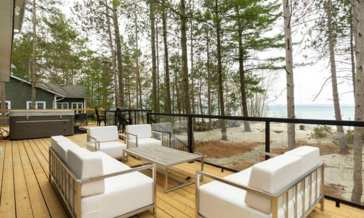 Wymbolwood Beach Cottage | Stunning Beachfront Cottage: Private Beach, Hot Tub