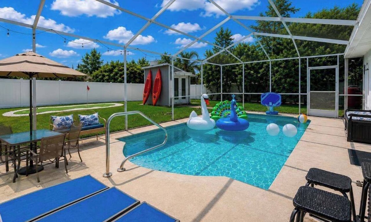 Spring Hill House | Stunning “Nature Coast” Heated Salt Pool getaway