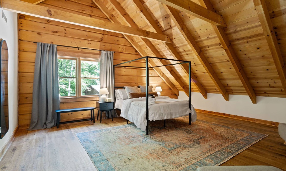 Slater Cabin | Stylish Cabin 10 minutes from Travelers Rest