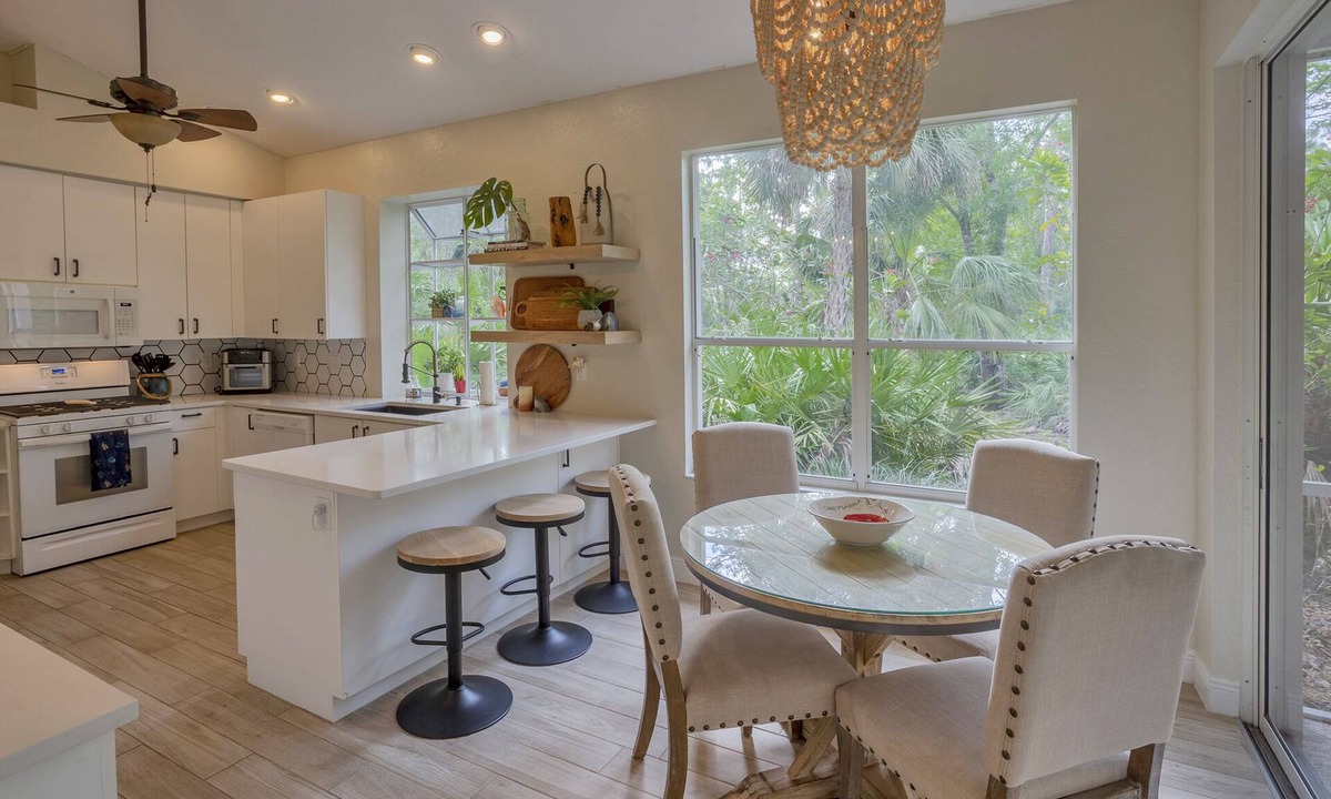 Braden River House | STYLISH HOME IN PRESTIGIOUS UNIVERSITY PARK COUNTRY CLUB